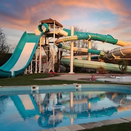 Κάμπινγκ Premium, 5* Avec Parc Aquatique Hudimesnil