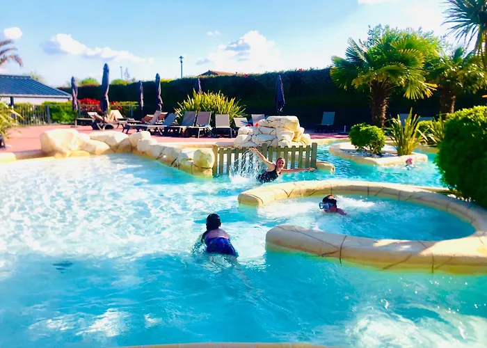 Camping Premium, 5* Avec Parc Aquatique Hudimesnil